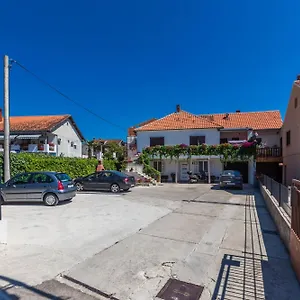  Apartman Kelava