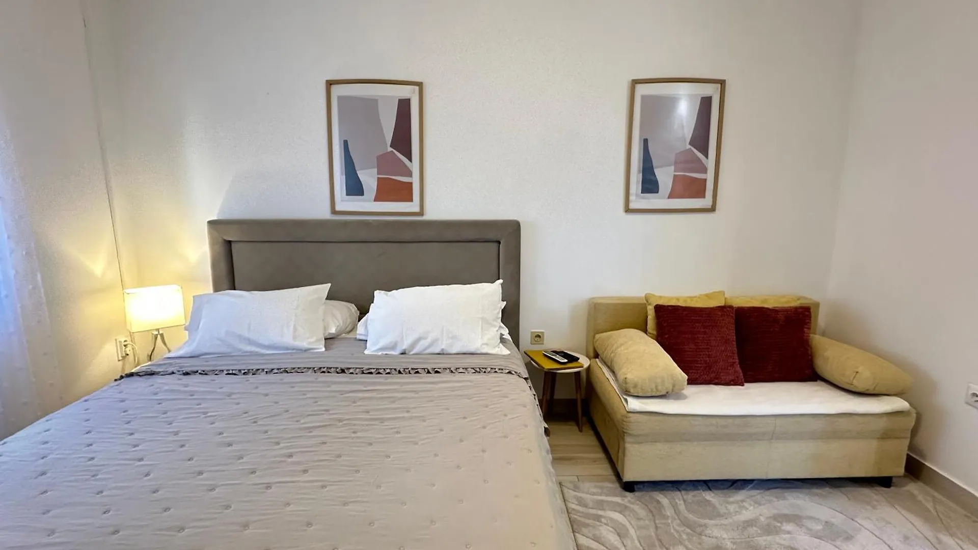 Apartments Charming Zadar 0*,